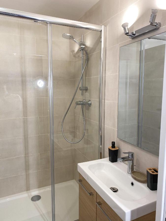 Luxueux Appartement Evry Centre - Parking - Rer A 10 Min Courcouronnes المظهر الخارجي الصورة