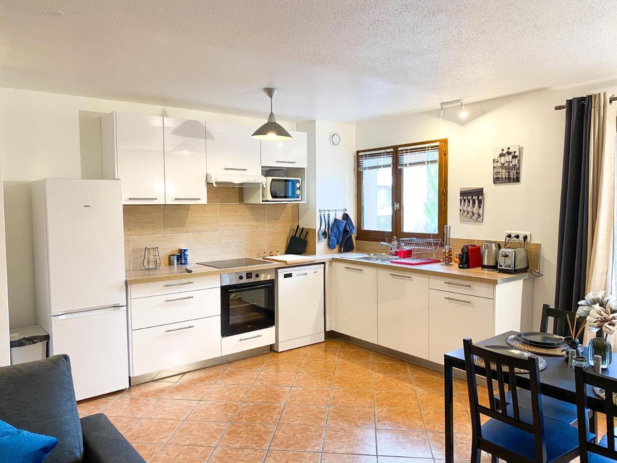 Luxueux Appartement Evry Centre - Parking - Rer A 10 Min Courcouronnes المظهر الخارجي الصورة